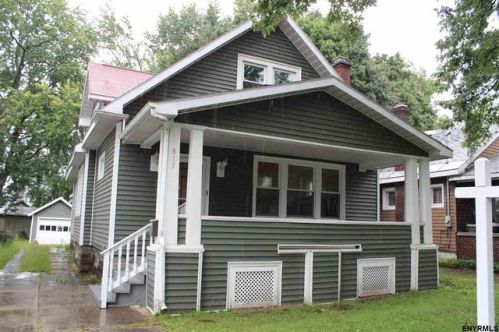 815 Plymouth Ave, Schenectady, NY 12308-3511
