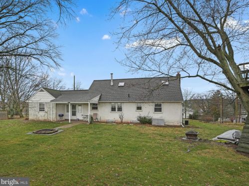 1246 Adams St, Pottstown PA  19464-2402 exterior