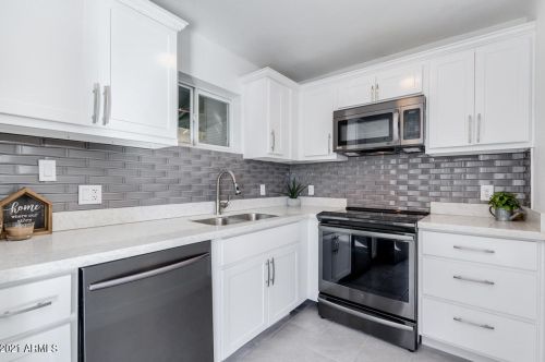 395 21st Ave, Phoenix AZ 85027-3422 exterior