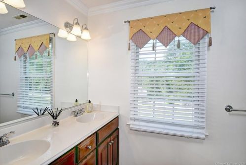 789 Ridgebury Rd, Ridgefield CT 06877-1407 exterior