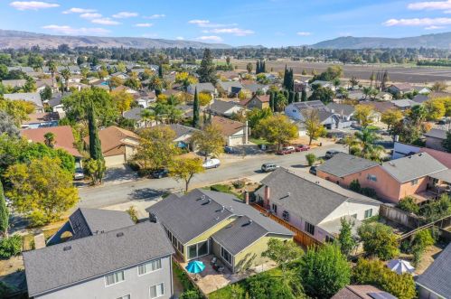 4636 Mia Cir, San Jose CA 95136-2325 exterior