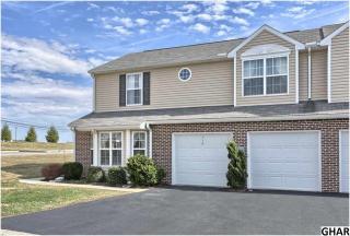 115 Merlin Dr, Hummelstown, PA 17036-8842