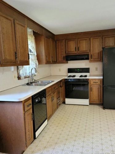 320 Alexander Rd, New Britain, CT 06053-1063