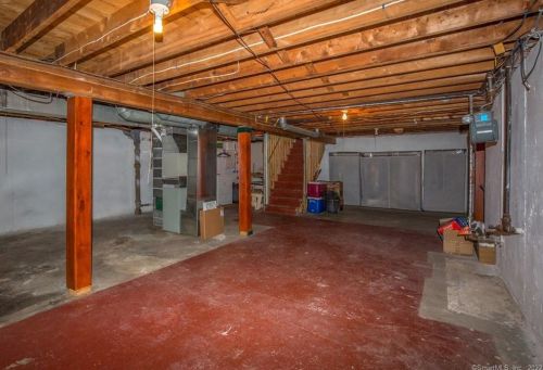 93 Aldrew Ter, Springfield MA 01119-2424 exterior