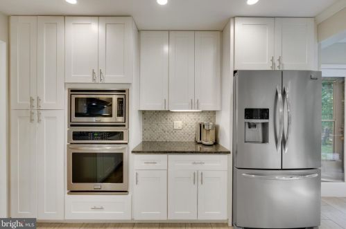 11601 Magruder Ln, Rockville MD 20852-4369 exterior