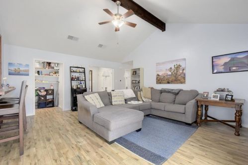 8207 Dixon Dr, Austin TX  78745-7505 exterior