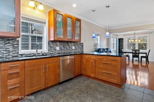 514 5th Ave, Saint Charles IL  60174-2928 exterior