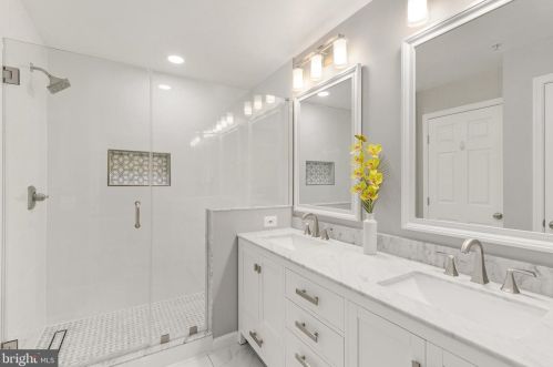 5124 Knapp Pl, Alexandria VA 22304-8637 exterior