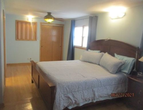 8501 Kenton Ave, Chicago, IL 60652-3510