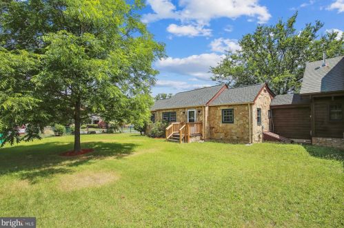 3432 Memorial St, Alexandria VA 22306-1548 exterior