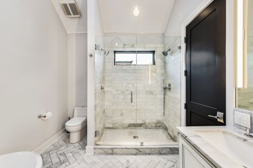 3831 Ravenswood Ave, Chicago IL 60613-2419 exterior