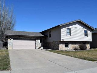 1022 Saint Benedict Dr, Bismarck ND  58501-1341 exterior