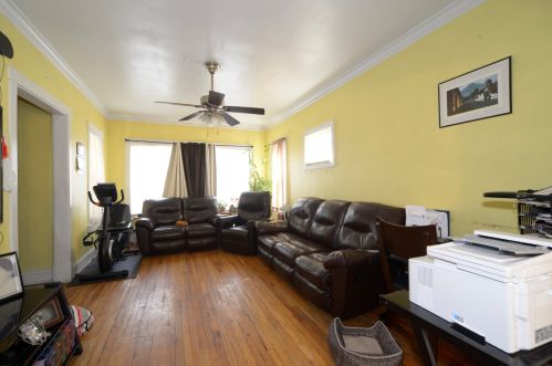 5040 Avers Ave, Chicago IL 60625-6012 exterior