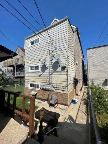 2015 21st Pl, Chicago IL 60608-4159 exterior