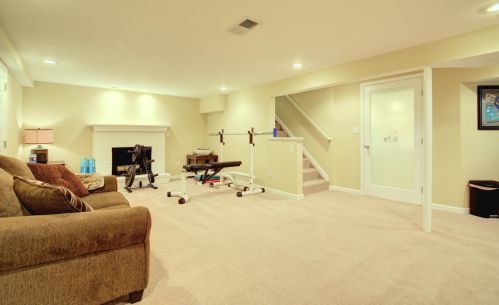 1516 Southlawn Dr, Wyoming MI exterior