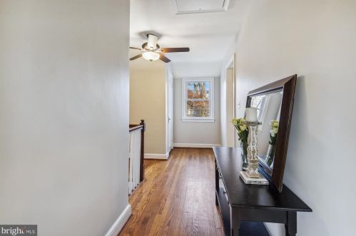 1612 Oakcrest Dr, Alexandria VA 22302-2337 exterior