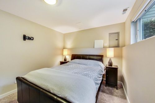 2100 Bingham St, Chicago IL 60647-4033 exterior