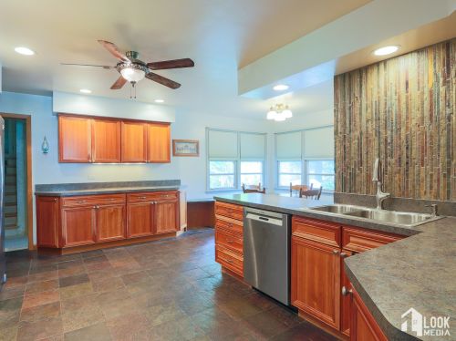 4830 Coyle Ave, Chicago IL 60712-2422 exterior