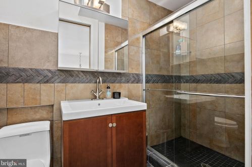 2728 13th St, Washington DC 20018-3901 exterior