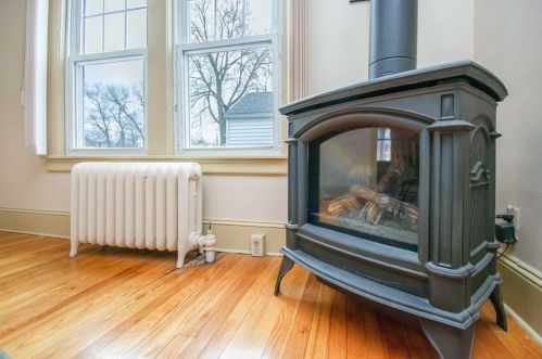 34 Geneva St, Springfield MA 01151-1807 exterior