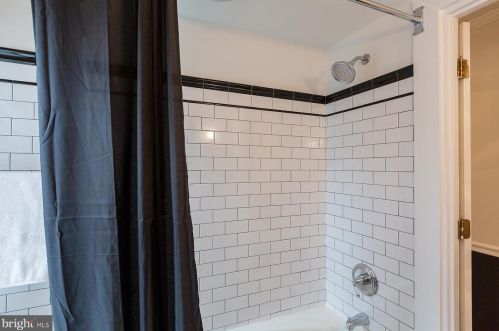 249 New Holland Ave, Lancaster PA 17602-2301 exterior