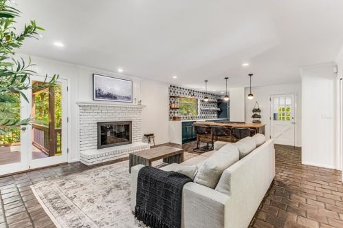 7105 Brandon Mill Rd, Atlanta GA  30328-1922 exterior