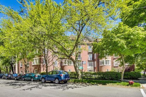 5759 Kenwood Ave, Chicago, IL 60637-1718