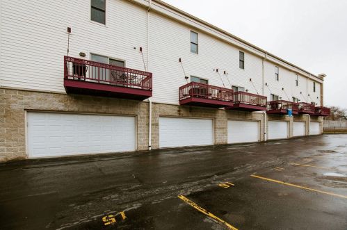 220 Reservoir Ave, Milwaukee WI 53212-3724 exterior