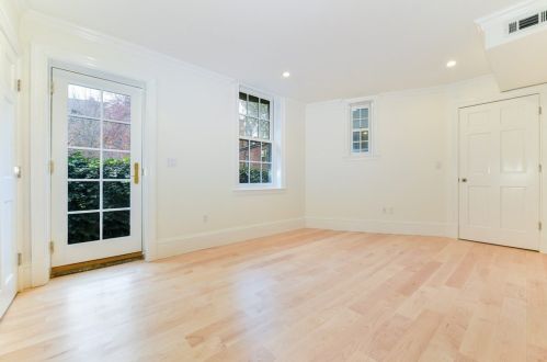 48 Mount Vernon St, Boston MA  02132-2810 exterior