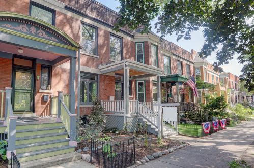 1934 Newport Ave, Chicago IL  60657-1026 exterior