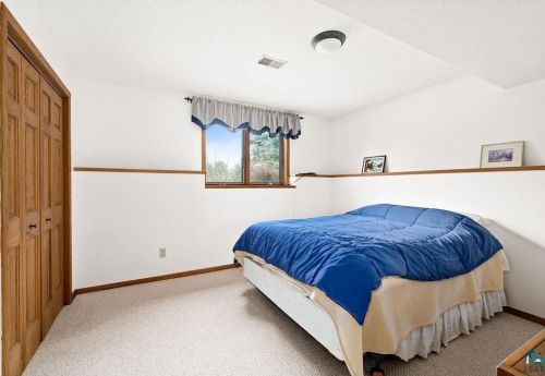 402 Anoka St, Duluth MN 55802 exterior