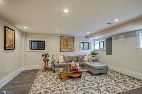 2440 Huidekoper Pl, Washington DC  20007-1826 exterior