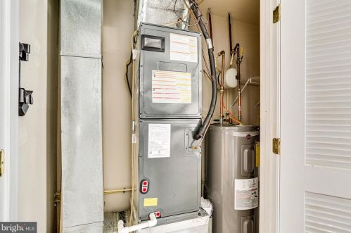 207 54th St, Washington DC  20019-6625 exterior