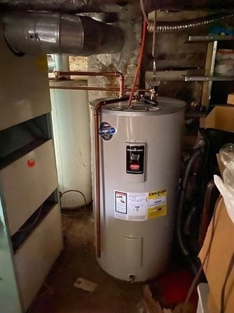 5 Amber St, Worcester MA 01602-2401 exterior