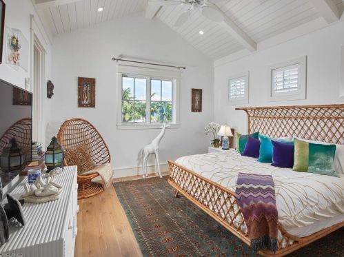 909 10 Ave, Naples FL 34117-0051 exterior