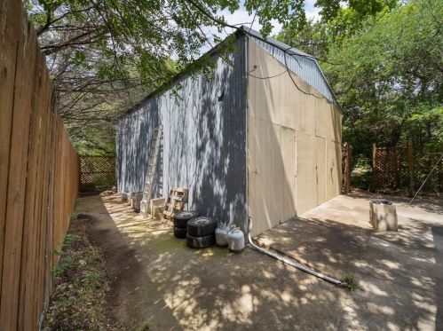 9604 Flintrock Cir, Austin TX 78737-1113 exterior