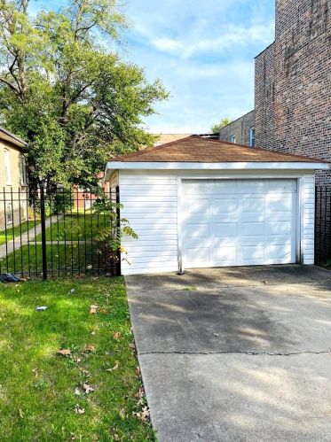 7753 Throop St, Chicago, IL 60620-3756