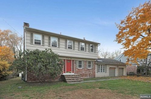 28 Brook Way, Demarest NJ  07627-2436 exterior