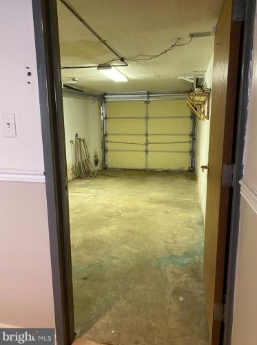 7135 Erdrick St, Philadelphia PA 19135-1012 exterior