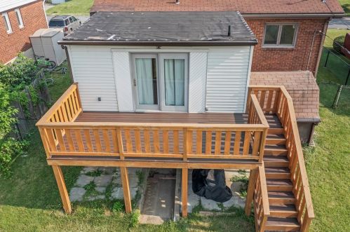 340 Meadowlark Ln, Pittsburgh PA  15122-2527 exterior