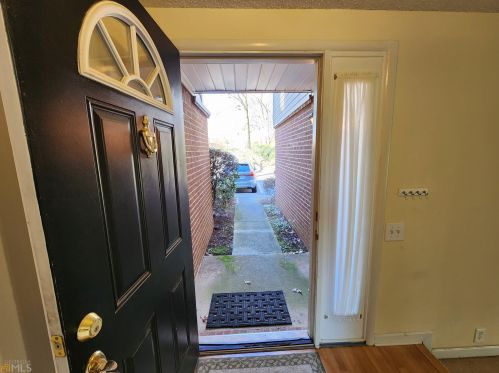 14 Dunwoody Springs Dr, Atlanta GA  30328-4552 exterior