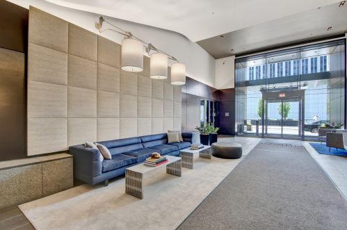 240 Illinois St, Chicago IL  60611-5063 exterior