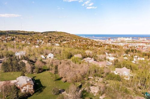 2726 12 St, Duluth MN 55806-1148 exterior