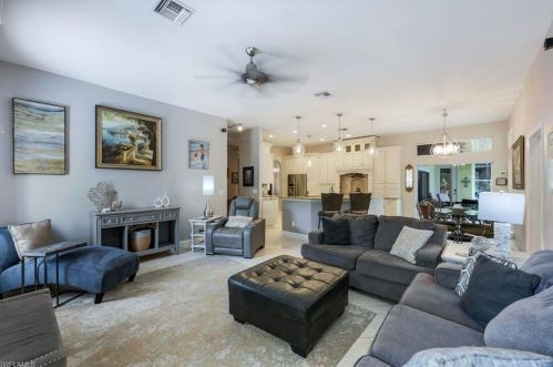 4581 7 Ave, Naples FL 34117-4154 exterior