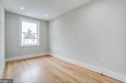 1624 D St, Washington DC  20003-2440 exterior