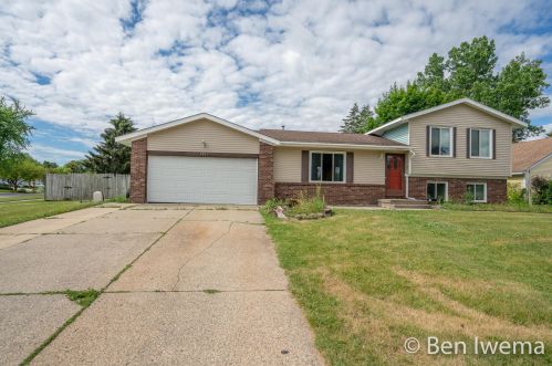 5867 Appleview St, Grand Rapids, MI 49508-6502