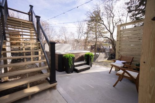 5532 Forbes Ave, Pittsburgh PA  15217-1126 exterior