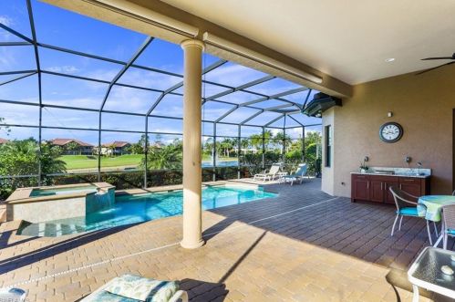 6838 Canwick Cove Cir, Naples FL 34113-3201 exterior