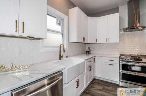 6 Dayton Rd, Edison NJ  08817-4007 exterior