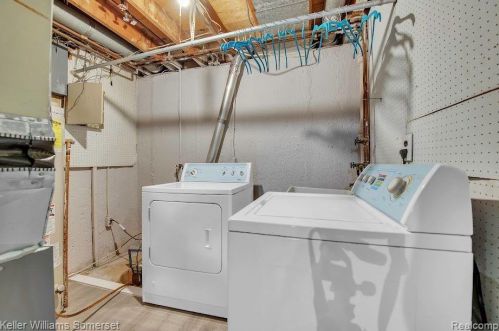 737 Kirts Blvd, Troy MI 48084-4863 exterior